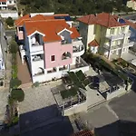 & Petra - One Bedroom With Terrace * Žaborić