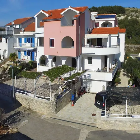 & Petra - One Bedroom With Terrace Zaboric