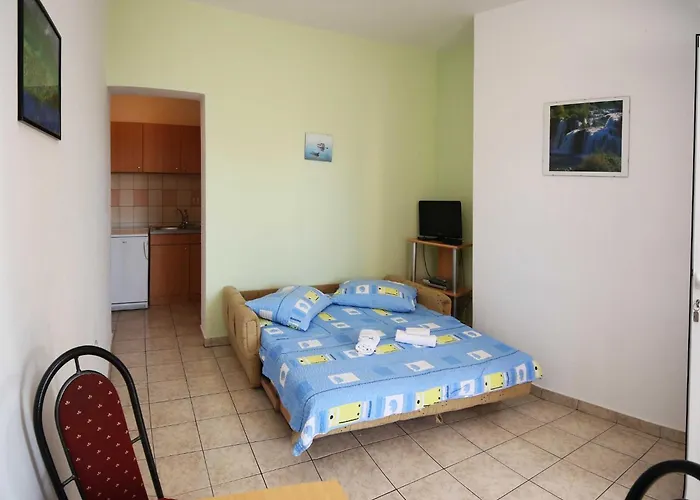 Lejlighed & Petra - One Bedroom With Terrace *