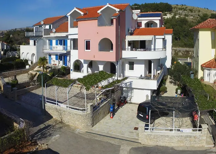 & Petra - One Bedroom With Terrace Žaborić